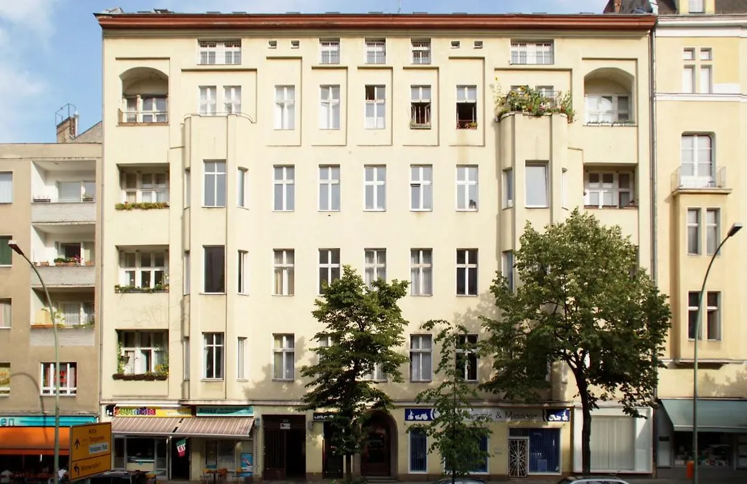 P182 Hidden Hostel-1
